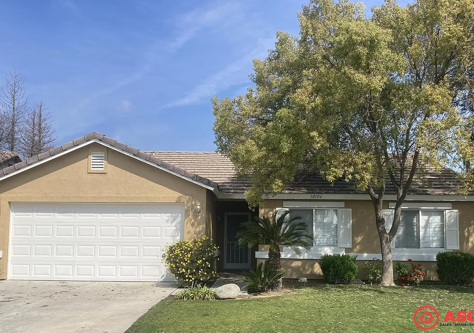 Charming 3-Bed, 2-Bath Home 1,162 Sq Ft with Included Stove — Photo 1