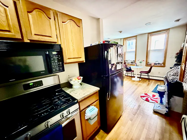 69 N Margin St #4 — Photo 4