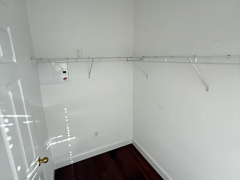 Walk in closet