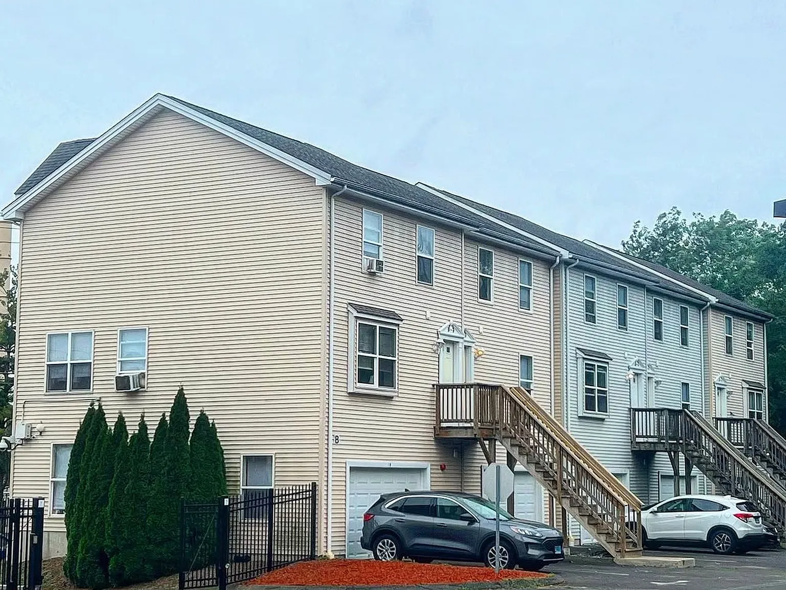 Pine Rock Townhomes Student Living — Photo 1