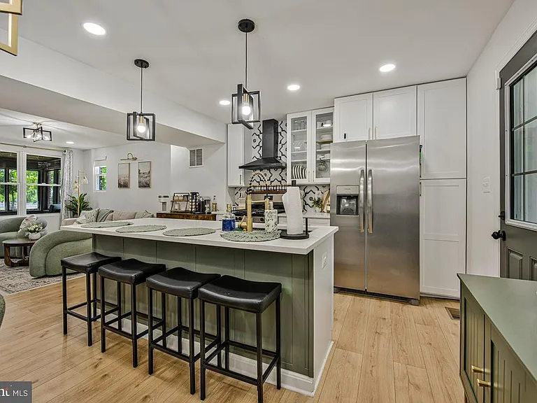 3704 Hamilton St — Photo 12