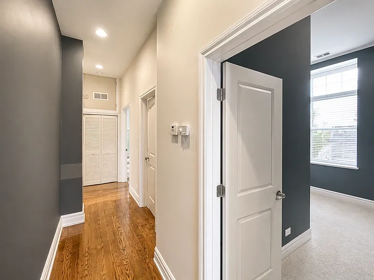 1470 W Carmen Ave #204 — Photo 9
