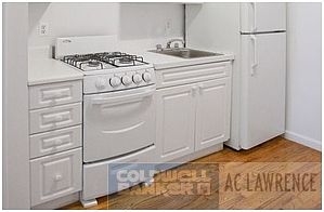 3rd image of 1592 2nd Ave Frnt 2