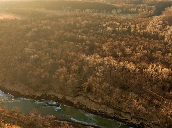 1 Edgerton Junction Rd, Dearborn, MO 64439