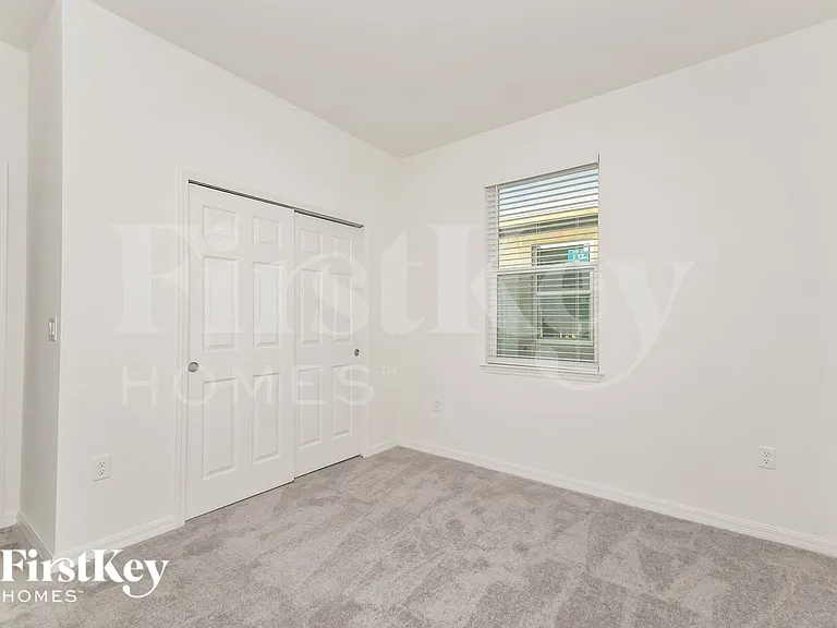 327 Corbel Ln — Photo 12