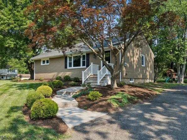 1 Berkshire St, Hanover Twp., NJ 07981