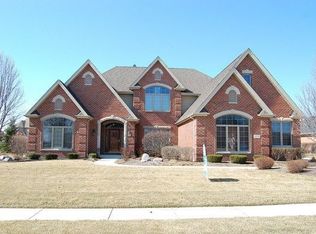 22936 Sun River Dr, Frankfort, IL 60423