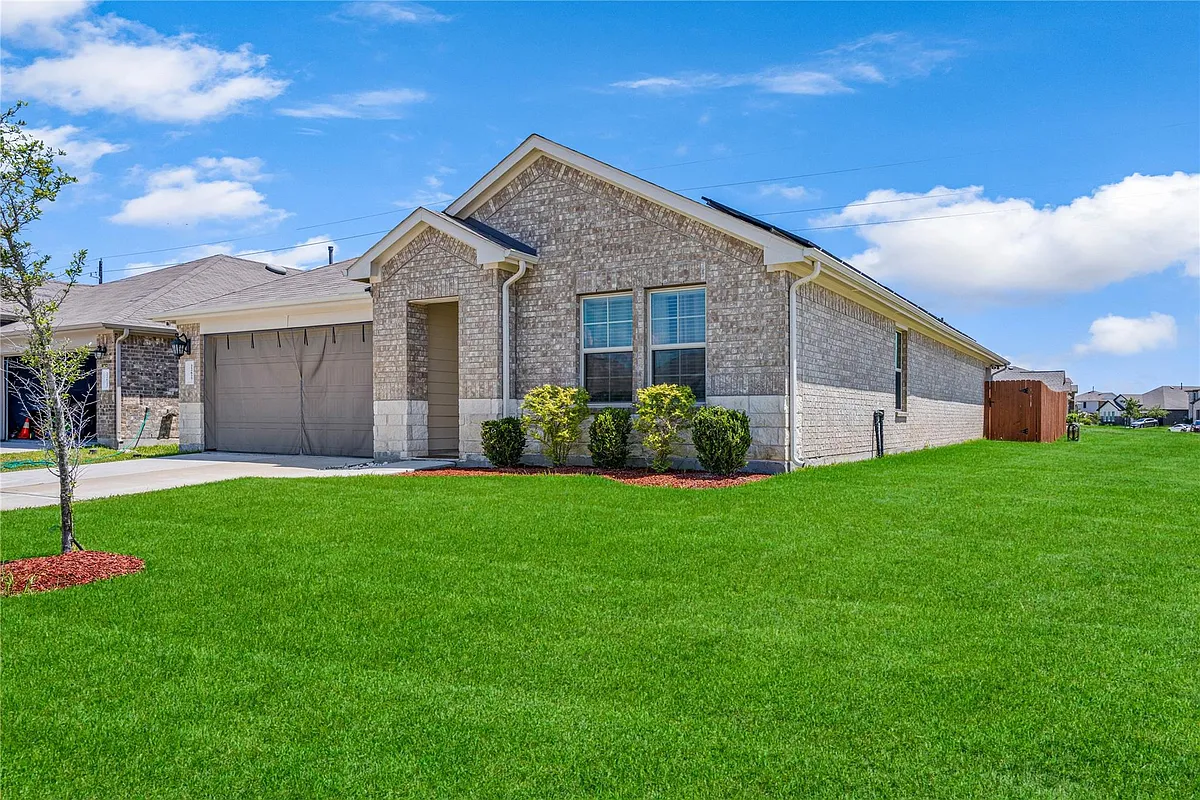 Building Photo - 22627 Petrizzi Ln