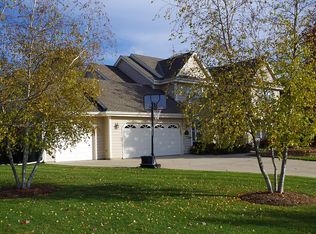 W147N6874 Woodland Dr, Menomonee Falls, WI