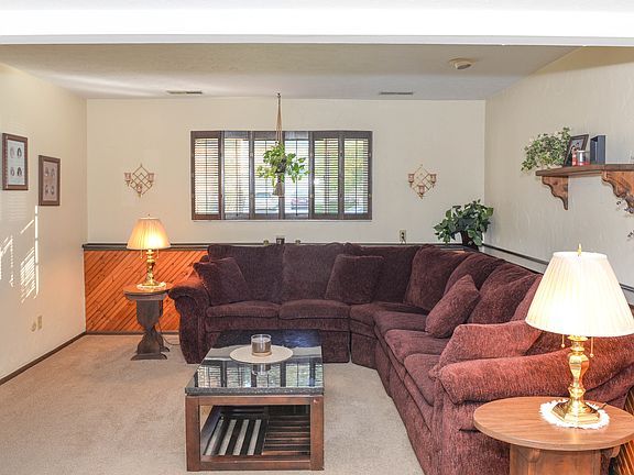 5th image of 7212 Antoinette Dr
