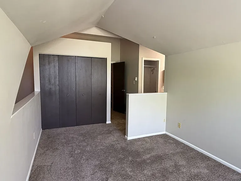 524 W Laurel St — Photo 6