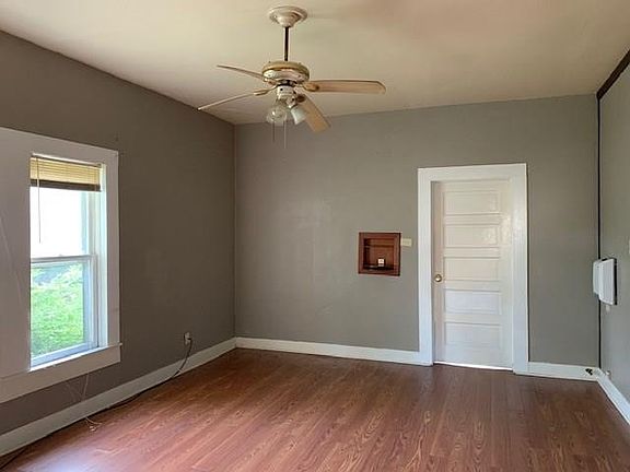 2nd image of 311 N Texas Dr