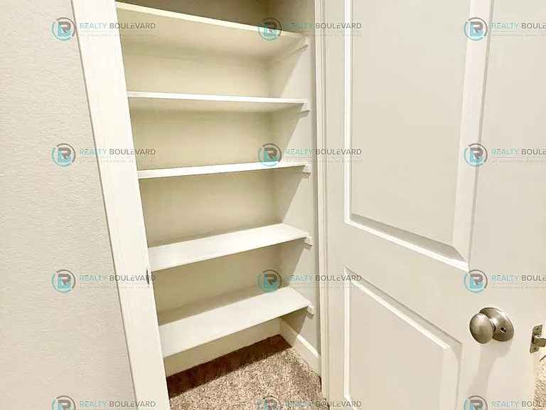 1815 Dark Horse Rd #B — Photo 15