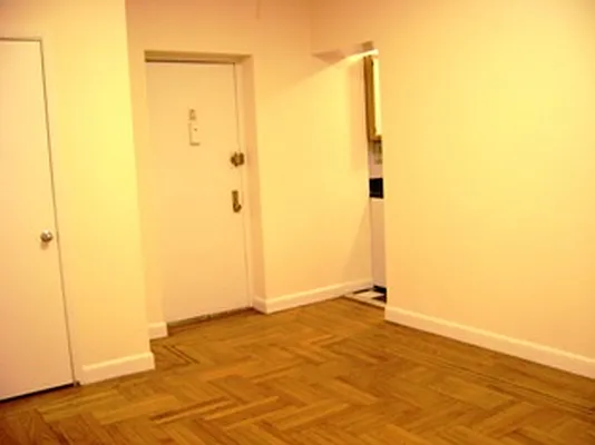 Rented by City Connections Realty | media 28