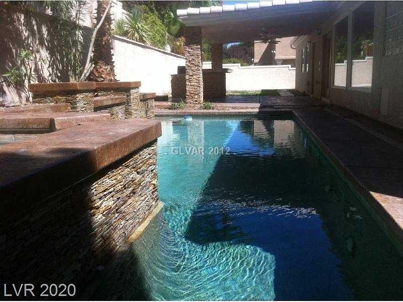 2nd image of 1882 Hillsboro Dr