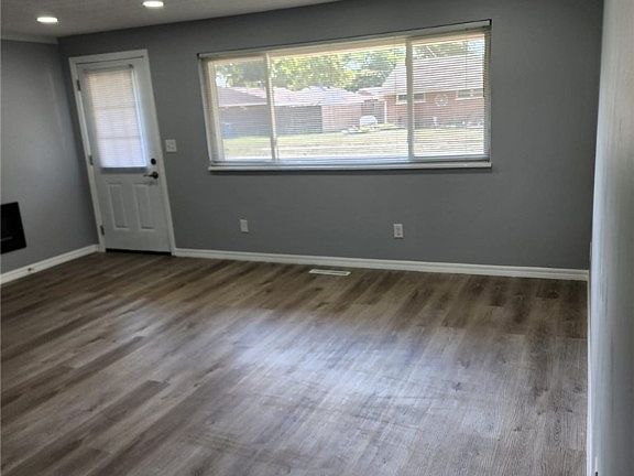 3rd image of 5170 Mariner Dr