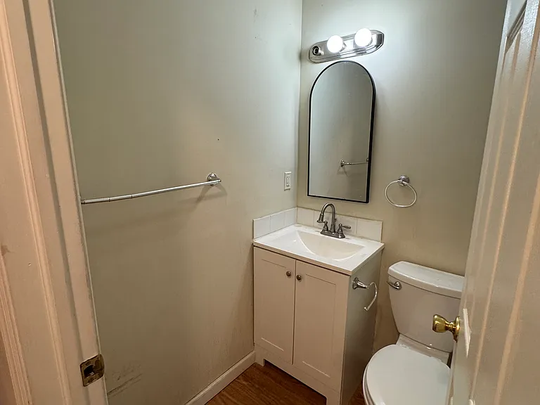 61 Asbury St — Photo 9