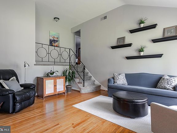 5th image of 322 Windsor Park Ln