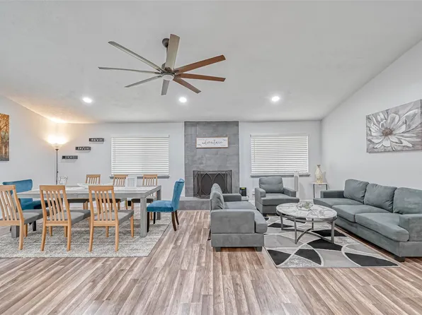 11618 Corona Ln, Houston, TX 77072