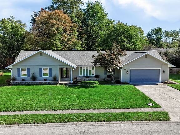 3rd image of 751 Hawthorne Dr