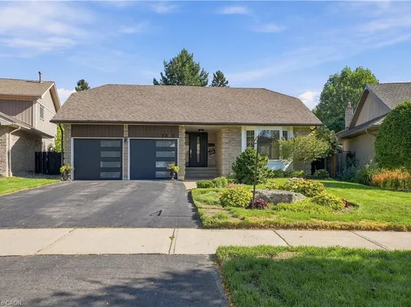 2390 Sinclair Cir, Burlington, ON L7P 3C3