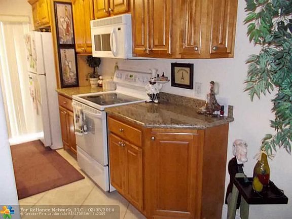 2nd image of 32 NE 22nd Ave APT 303