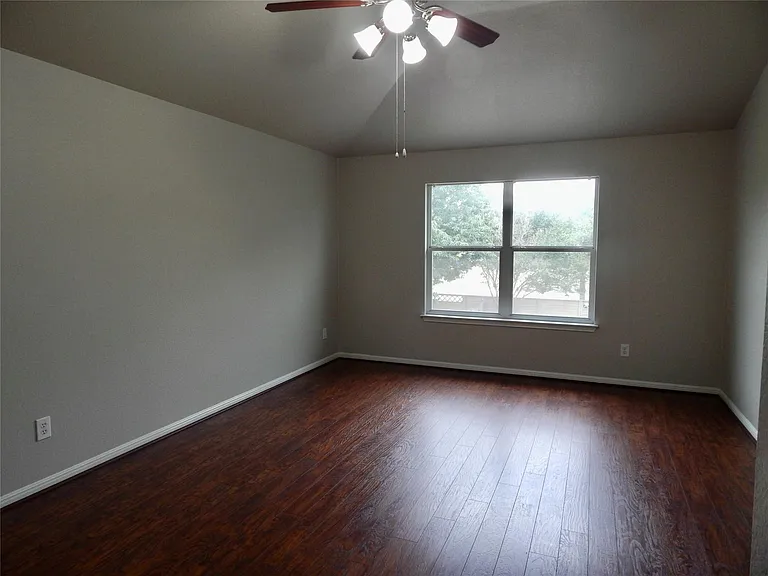 1110 Willowbrook Dr — Photo 17