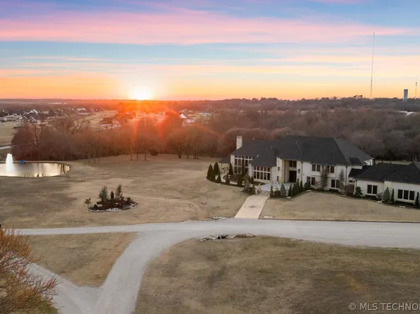 10286 S 305th East Ave, Coweta, OK 74429