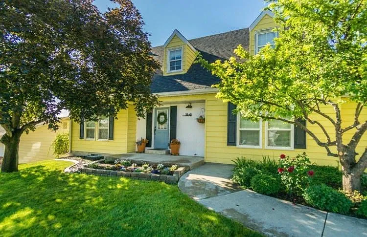 2848 Lois Ln — Photo 2
