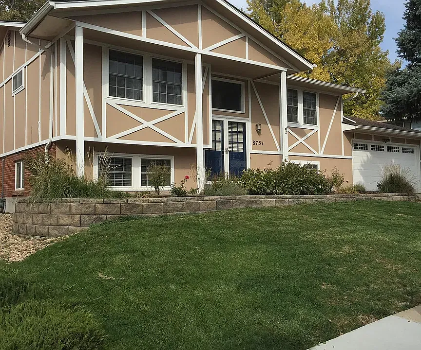 8751 E Layton Ave
