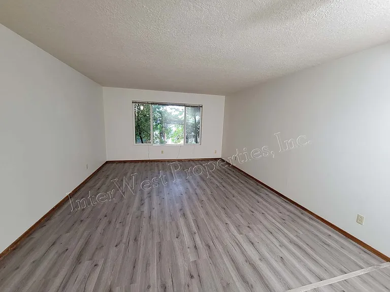 12175 SW Allen Blvd — Photo 5