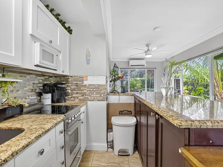 3207 Marine Dr #C — Photo 10