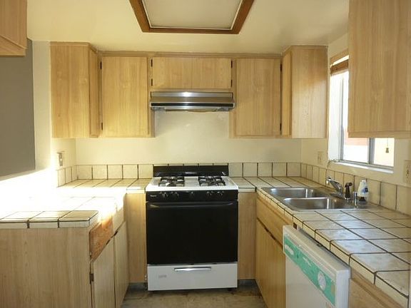 3rd image of 323 E Plymouth St APT 4