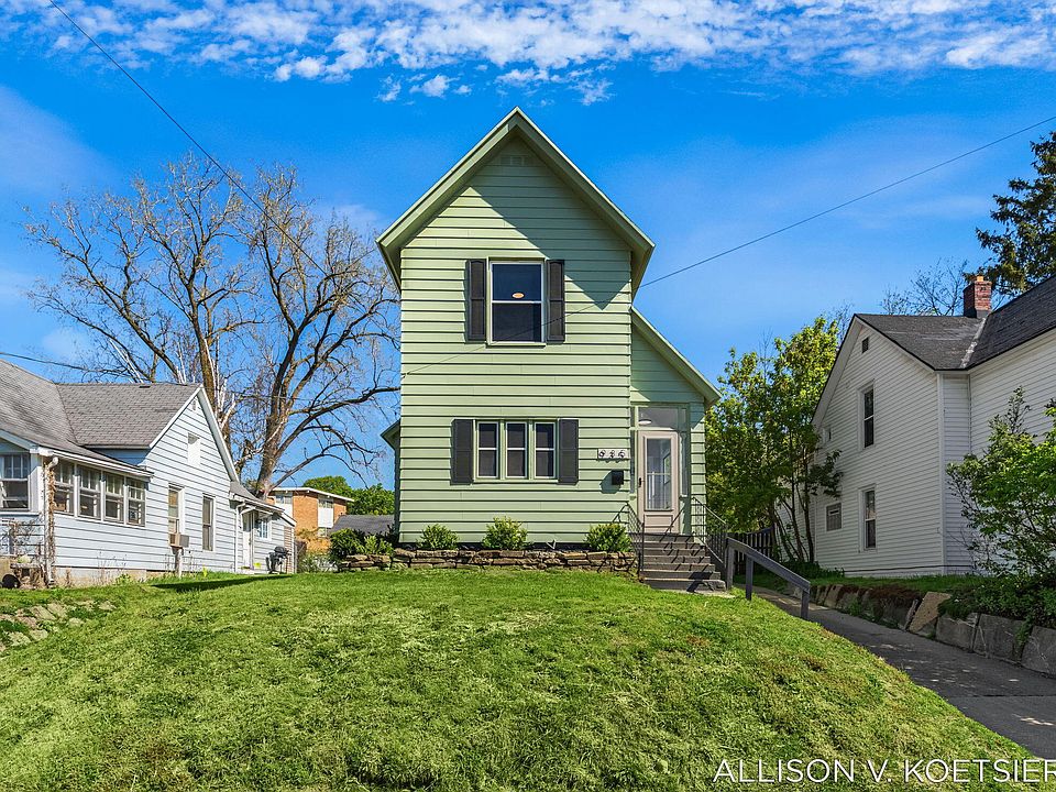 1st image of 935 Baraga St NE