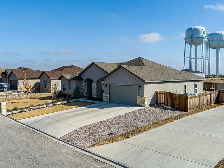 507 Canyon Creek Dr — Photo 5