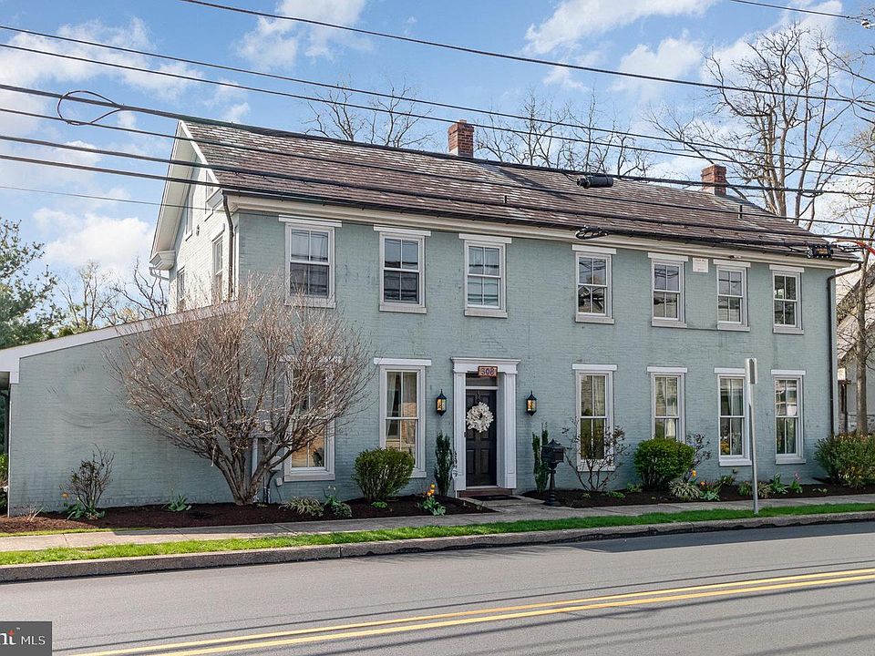 1st image of 308 E Derry Rd