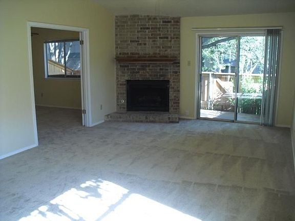 5th image of 1085 Verbena Dr