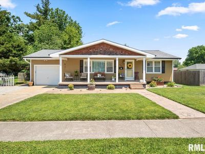 908 W Center St, Girard, IL, 62640