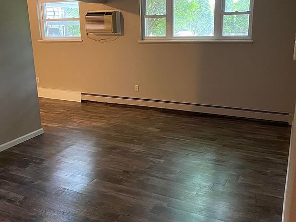 4th image of 902 E Sturgis St APT 4