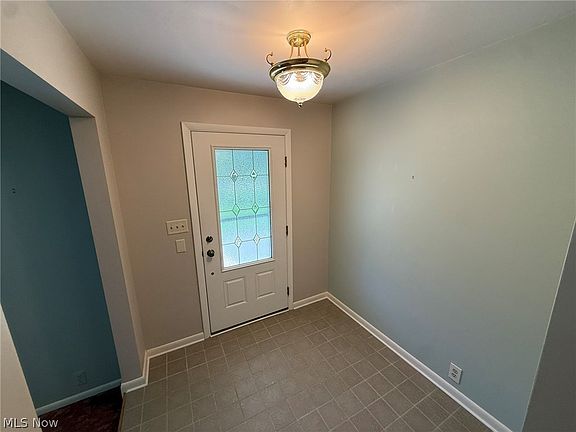 5th image of 1927 N Walnut St
