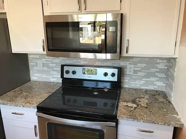 3 bed, 1192 sqft, $2,495 — Photo 4