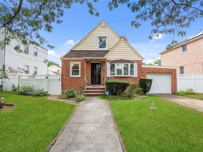 83-38 262nd Street, Glen Oaks, NY, 11004