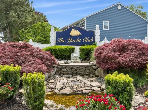 100 Baker Court #63, Island Park, NY 11558