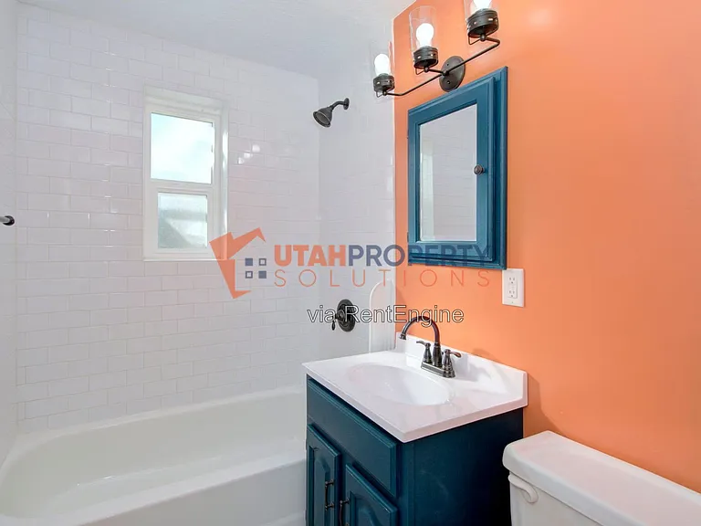860 E Vics Rd — Photo 15