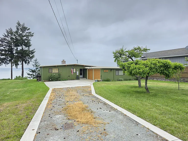 1577 Country Club Dr — Photo 6