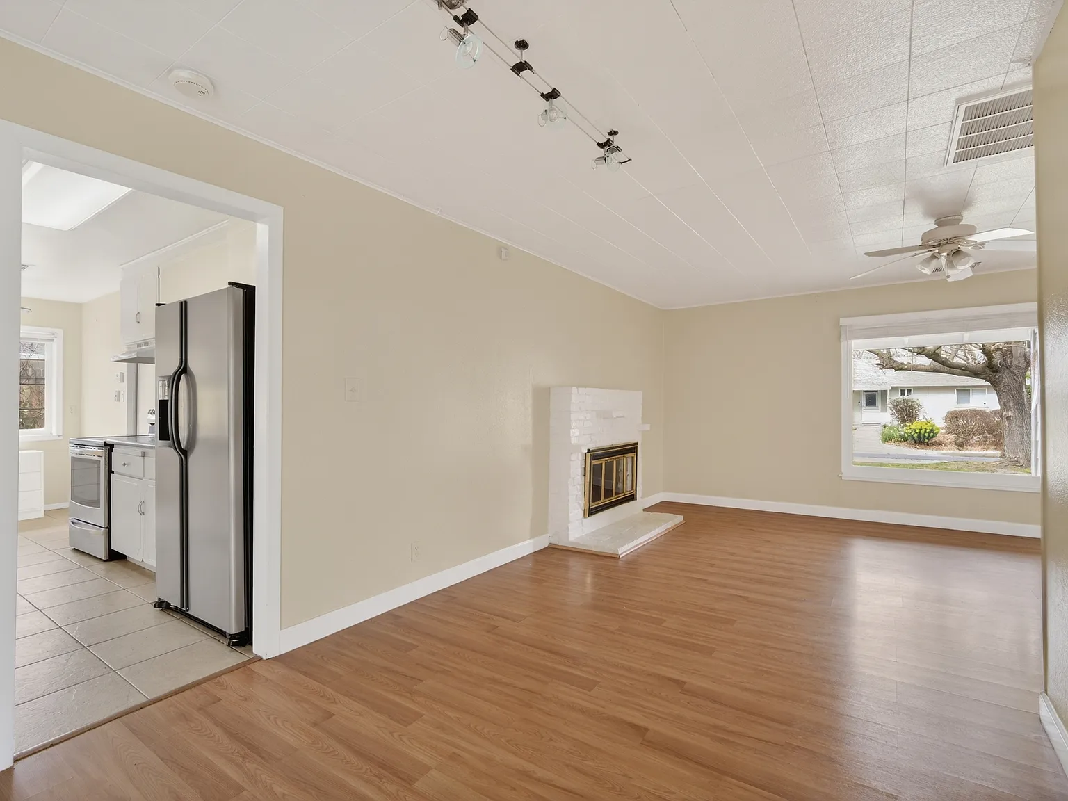 259 Gloria Drive - Unit... — Photo 3