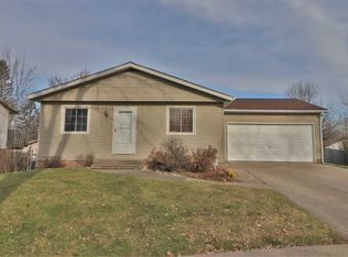4330 Red Coat Rd, Rockford, IL 61109