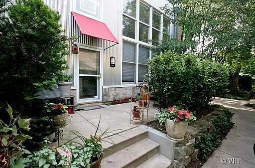 1st image of 1267 W Wrightwood Ave #144