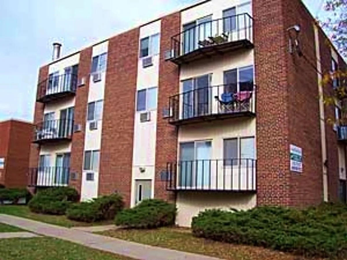 Building Photo - 102 N Orchard St