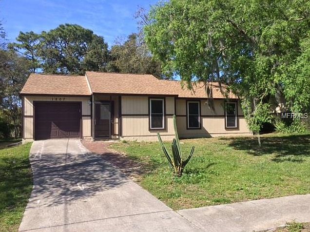 1st image of 1207 E Oakwood St